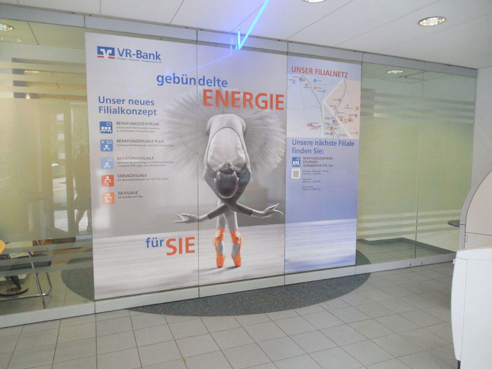 VR-Bank-Filialkonzept-Schaufensterbeklebung